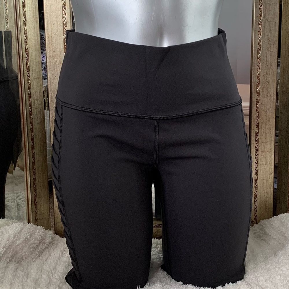 lululemon athletica Black High-Waisted Cropped Pants